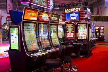 yoktogell platform interface showing football, live casino, and esports sections